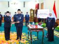 Khofifah Lantik Enam Pejabat, Dorong Transformasi Digital Pelayanan Publik