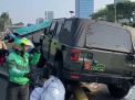 Mobil Dinas TNI Tabrak Tiang Rambu di Exit Tol Slipi, Lalu Lintas Sempat Tersendat