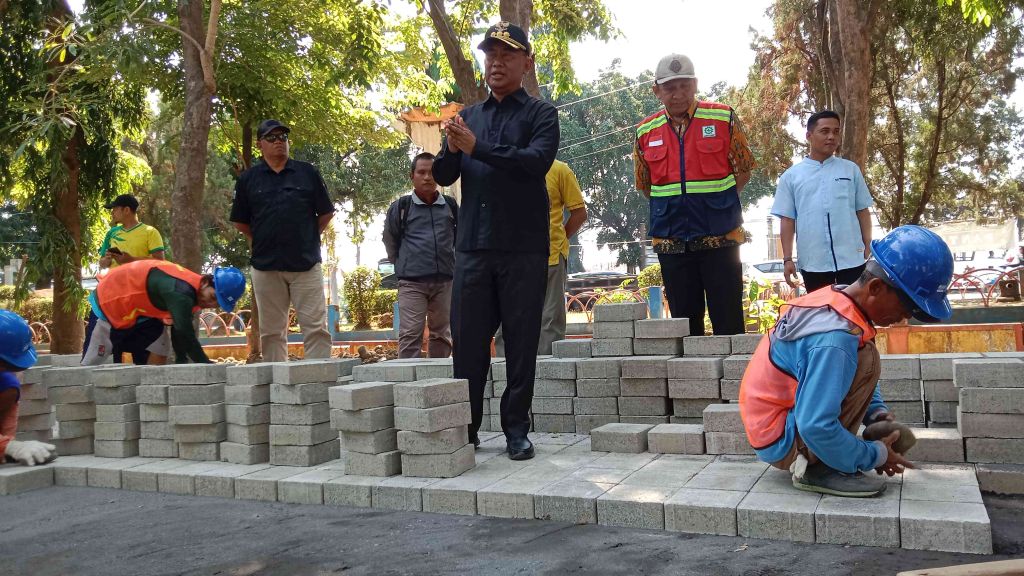 Pj Bupati Ugas Irwanto Sidak Proyek Pembangunan Strategis di Kraksaan Probolinggo