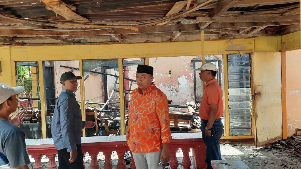 Disambangi Cabup Muda, Korban Kebakaran Doakan Rio Jadi Bupati Situbondo