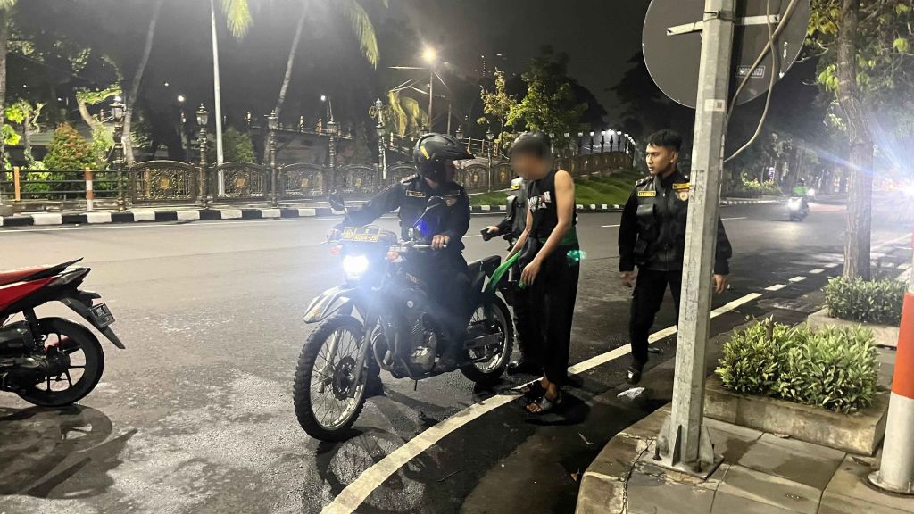 Bubarkan Konvoi di Surabaya, Polisi Amankan Tiga Pesilat
