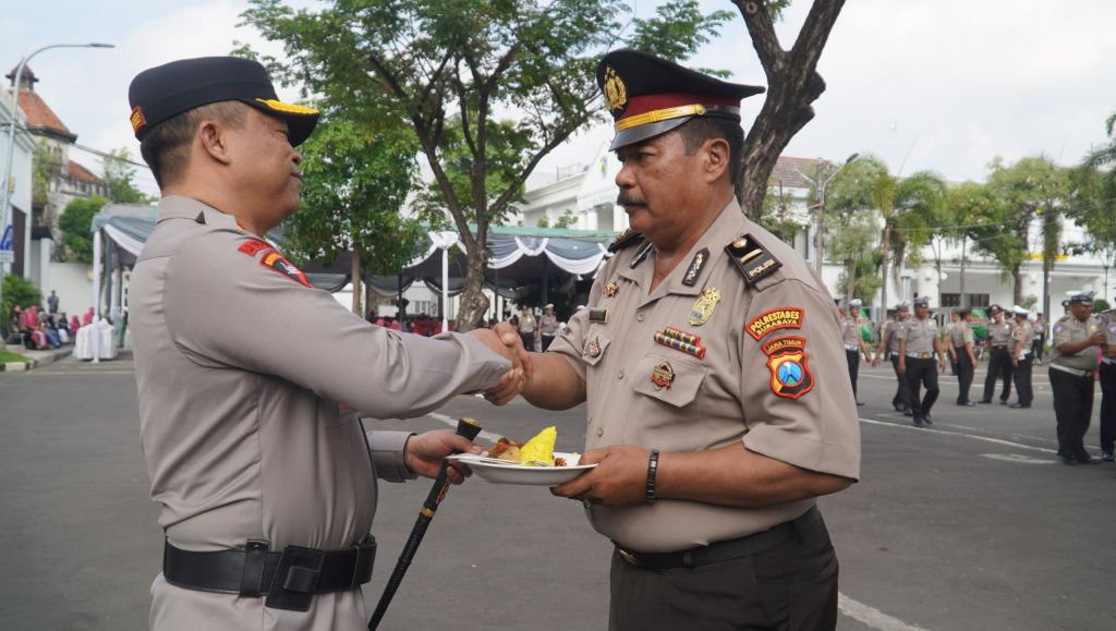 189 Personel Polrestabes Surabaya Naik Pangkat, Ini Pesan Tegas Kapolres