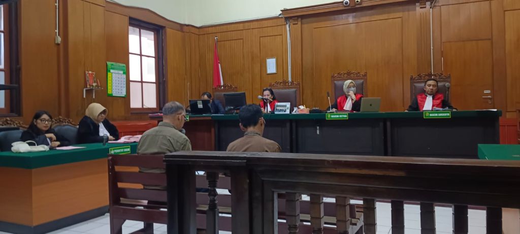 3 Terdakwa Pemalsuan Eiger Jalani Sidang di PN Surabaya, Status Wajib Lapor