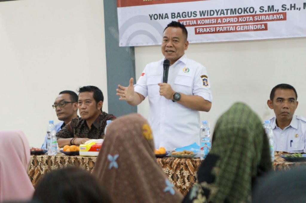 Yona Disambati Warga Surabaya Barat Soal Dukungan Permodalan Bagi UMKM