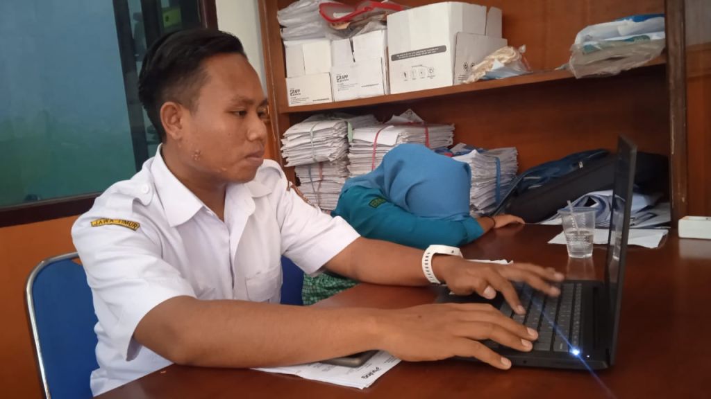 Ponidi 'Kop Sekop' Ternyata Seorang Perangkat Desa di Jember