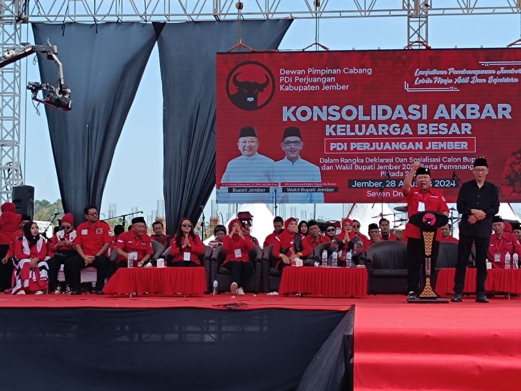 PDI Perjuangan Jember Deklarasi Paslon Hendy-Gus Firjaun