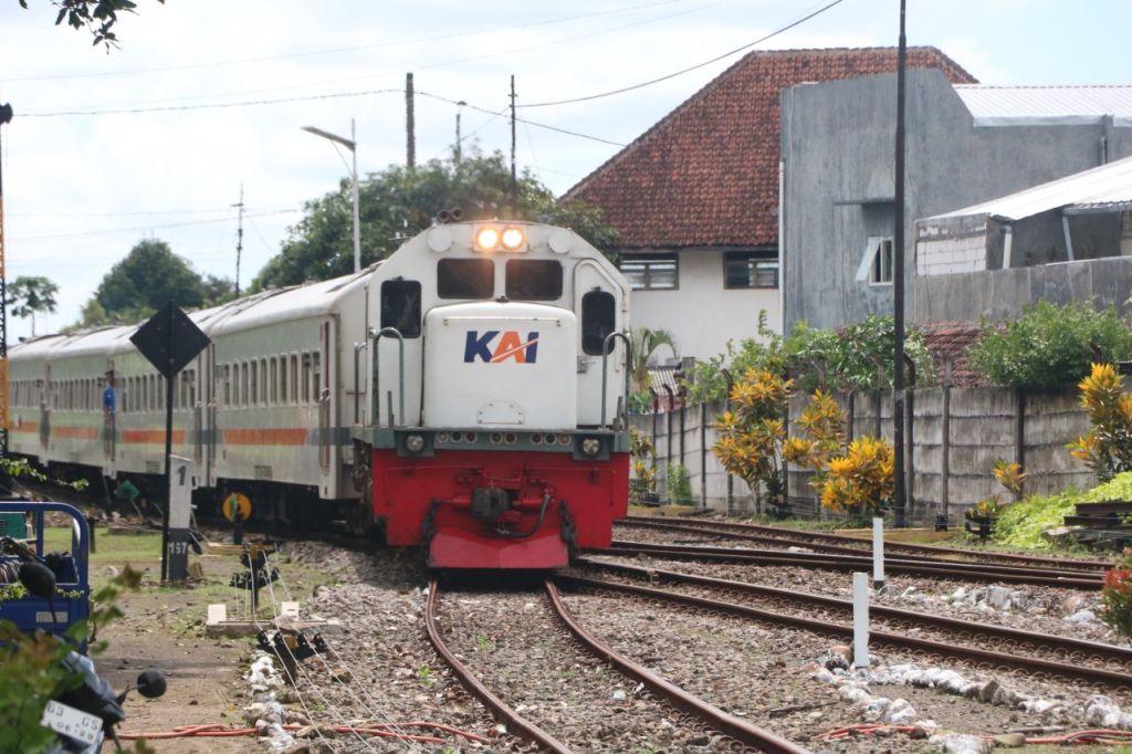 Gunung Raung Erupsi, Kereta Api di Wilayah Daop 9 Jember Tetap Beroperasi Normal