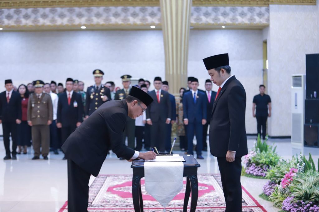 Lantik Pj Sekda Pemkab Jember Ini Pesan Bupati Fawait