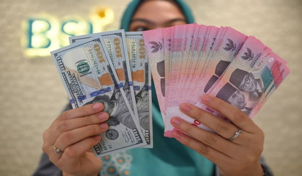 Rupiah Melemah ke Rp17.405 per Dolar AS, Dampak Geopolitik Jadi Pemicu Utama