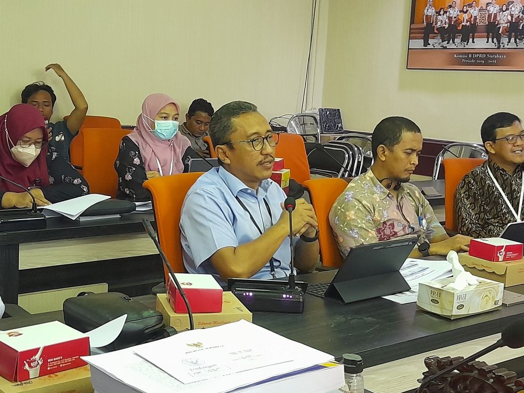 Pipa Baru Bikin Aspal Jalan Pasar Kembang Surabaya Bak Gunung Meletus, Ini Kata PDAM