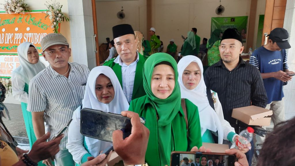 Nyai Djuwairiyah Tegaskan Dukung Pasangan Rio-Ulfi di Pilkada Situbondo 2024