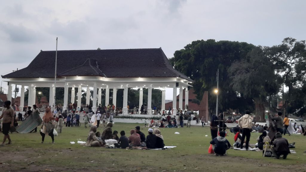 Alun-alun Masih Jadi Tempat Favorit Ngabuburit Warga Situbondo