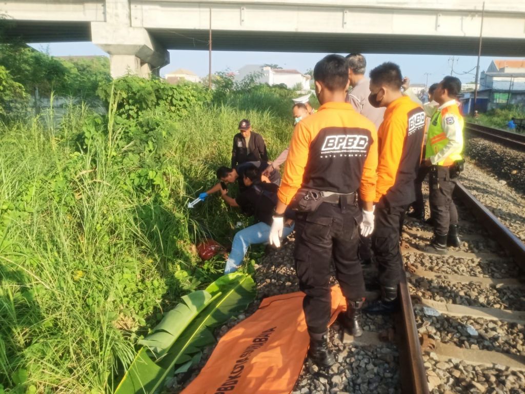 Disebut Alami Gangguan Jiwa, Pemuda asal Menganti Gresik Nekat Serempetkan Diri ke Kereta