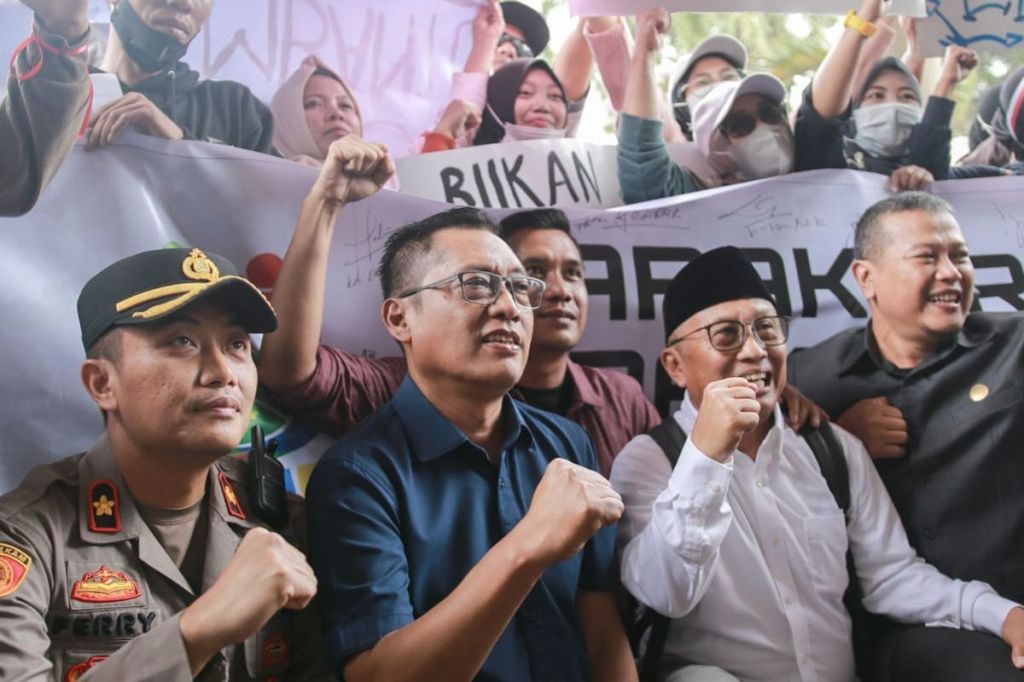 Ribuan Warga Jember Turun ke Jalan, Suarakan Dukungan untuk MBG hingga Sekolah Rakyat