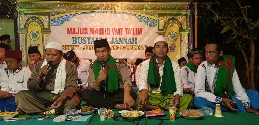 Bripka Sutrisno, Anggota Polres Pamekasan, Aktif Jadi Bilal, Membumikan Gerakan Solawat di Masyarakat