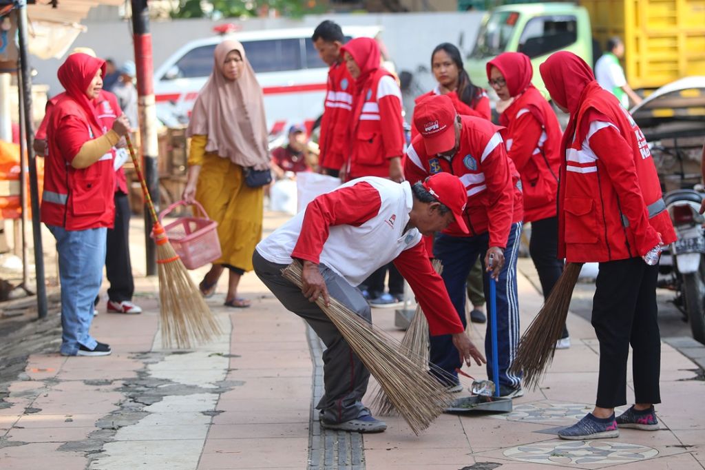 Hari Peduli Sampah Nasional 2025, Pemkot Surabaya Bersih-bersih Pasar Keputran