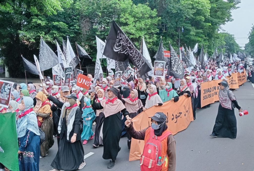 Massa Berkumpul di Surabaya, Serukan Kemerdekaan dan Bantuan Bagi Palestina