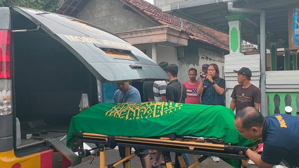 Geger Anak Bunuh Bapak di Tarik, Sidoarjo