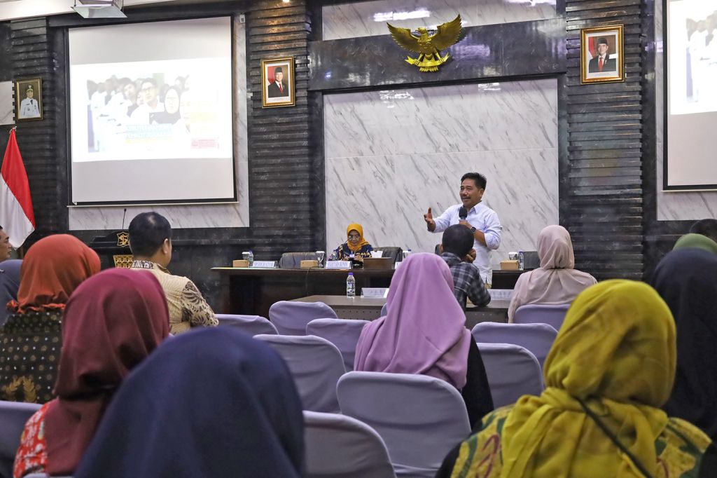 Pemkot Surabaya Kenalkan Aplikasi SiJaka, Percepat Zero Paper