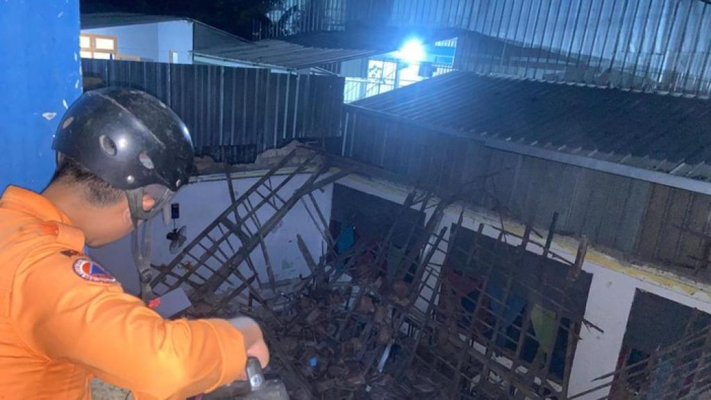 Atap Dua Ruang Kelas MI di Gunung Putri Bogor Ambruk, Belajar Dialihkan ke PJJ