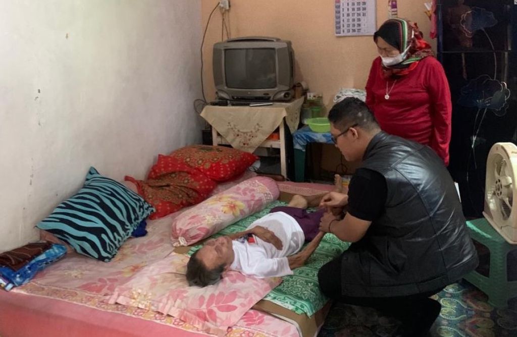 Kader PDIP Jatim Dewangga Rayakan Ultah Megawati dengan Baksos di Surabaya
