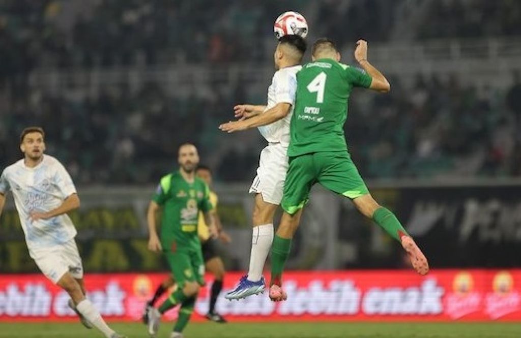 Vidal Jadi Pahlawan, PSIM Bungkam Persebaya di Kandang