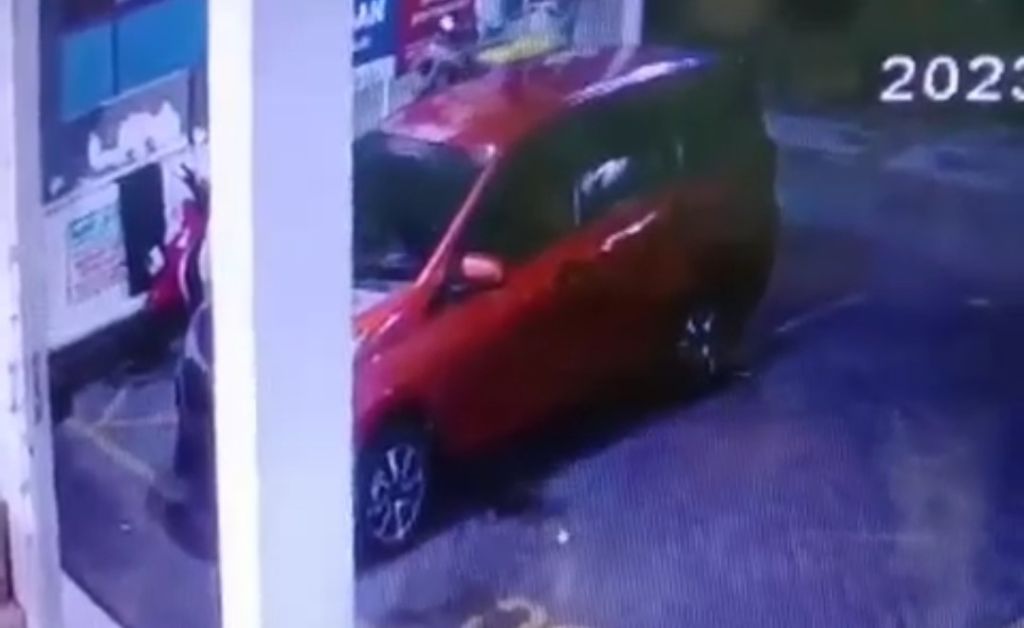 Awas! Komplotan Bandit Bermobil Gentayangan Sasar Motor di Minimarket Kota Mojokerto