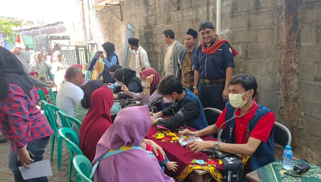 Djarum Gandeng YBSI Berikan Layanan Medis Gratis di Ponpes dan Warga Surabaya