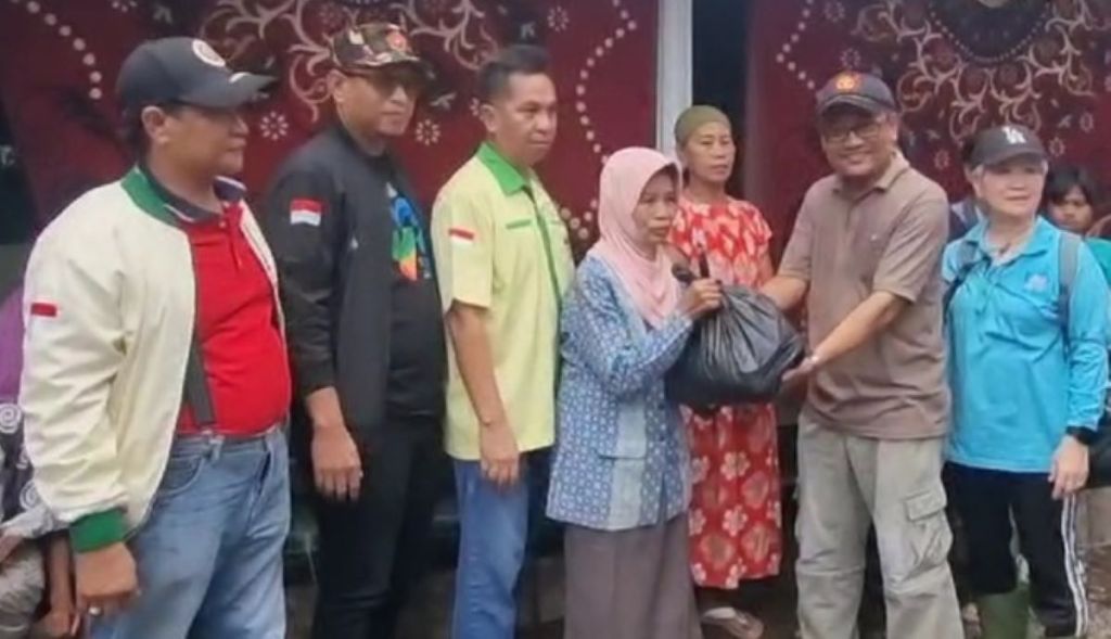 Peduli Kemanusiaan, Pemuda dan Wanita Katolik Situbondo Salurkan Bantuan