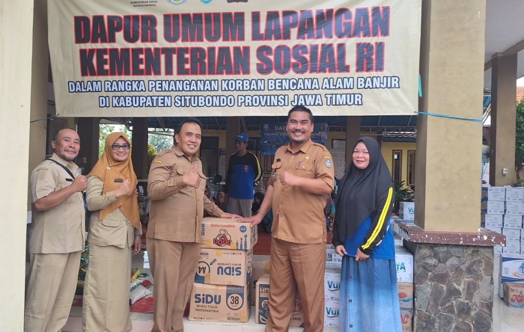 Peduli Kemanusiaan, RSUD Besuki Situbondo Salurkan Bantuan Peralatan Sekolah
