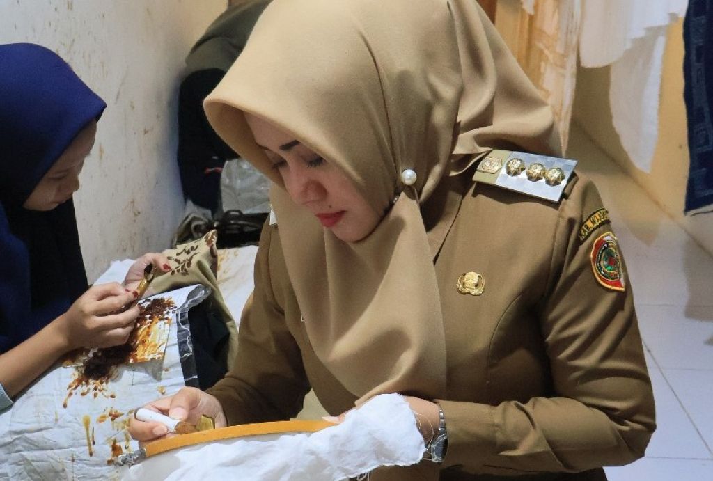 Batik Ulur Wiji Sasar Kaum Milenial, Bupati Mojokerto Ajak Warga Viralkan