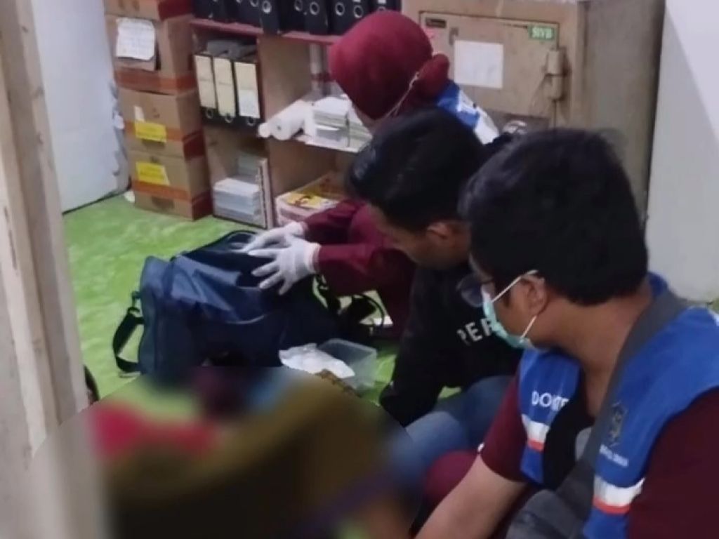 Karyawati Minimarket di Surabaya Melahirkan saat Bekerja, Bayi Meninggal Dunia
