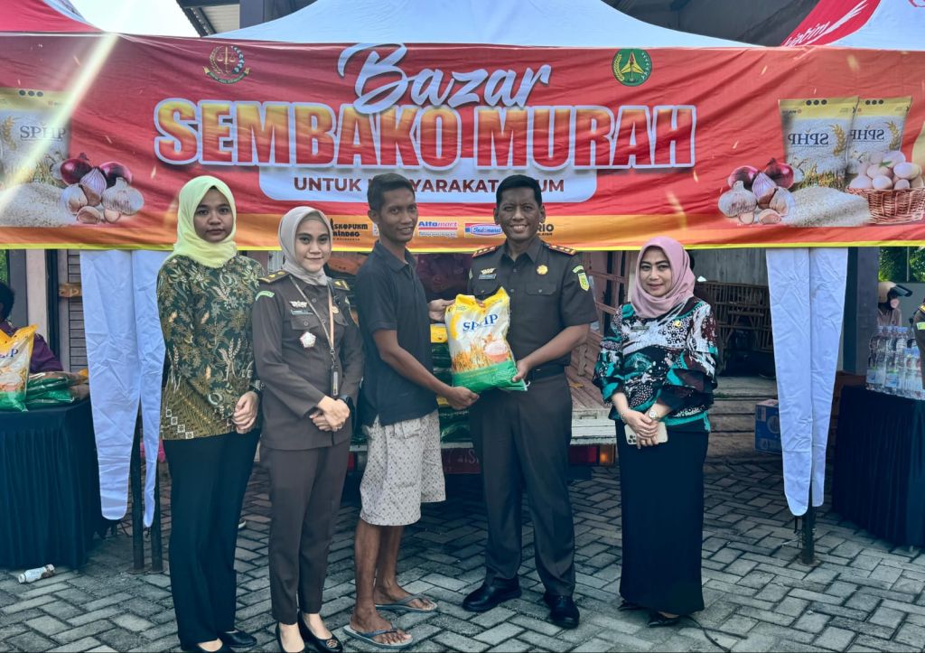 Kejari dan Pemkot Mojokerto Tingkatkan Daya Beli Masyarakat Gelar Bazar Sembako Murah
