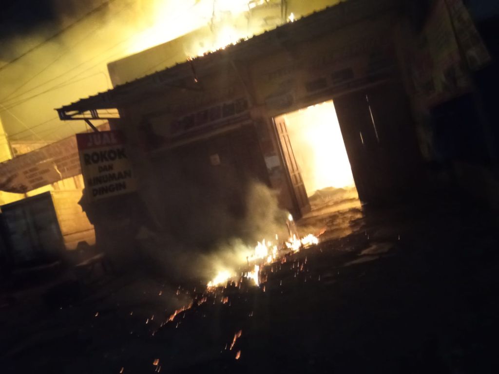 Bengkel Bekleed di Surabaya Terbakar, 1 Remaja Menderita Luka Bakar