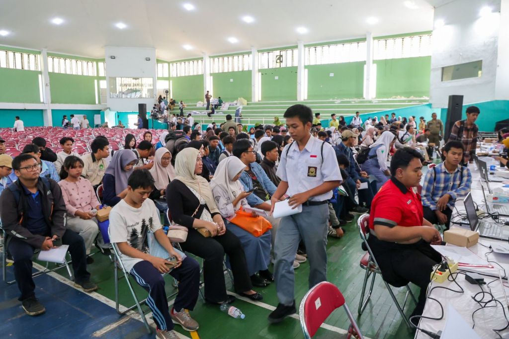 7.380 Siswa Surabaya Terima Bantuan Pendidikan Tahun Ajaran 2026/2027