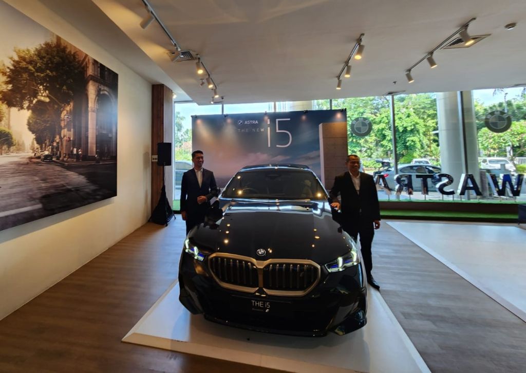 BMW Luncurkan Mobil Listrik Sedan Seri Terbaru, Berikut Sederet Keunggulannya