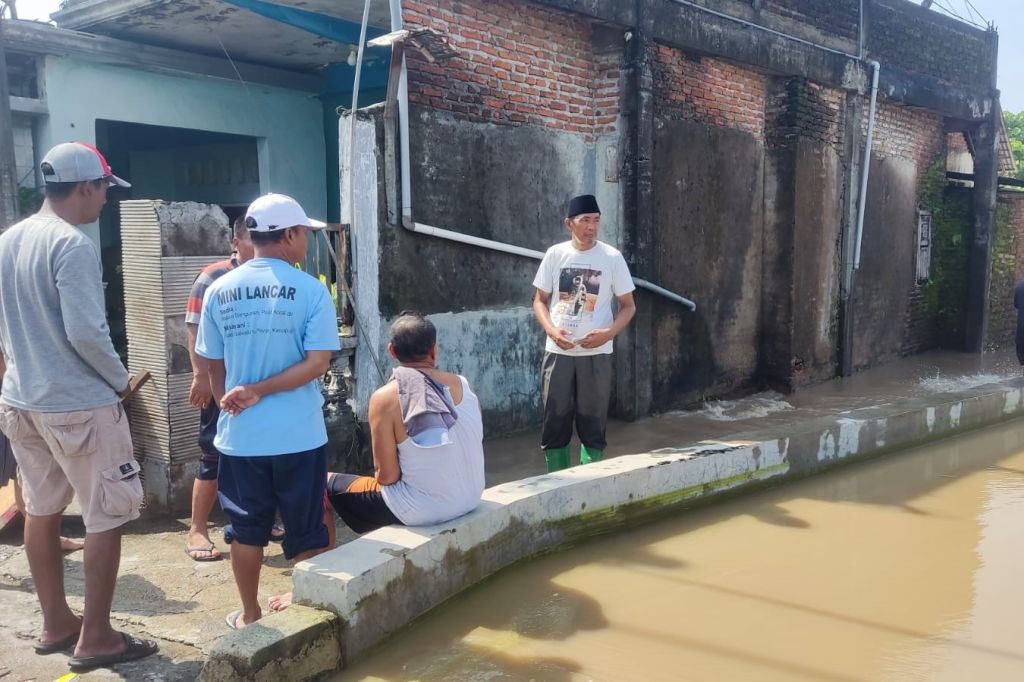 Aksi Heroik Warga Mojokerto Selamatkan Bocah Hanyut 10 Meter dalam Gorong-gorong
