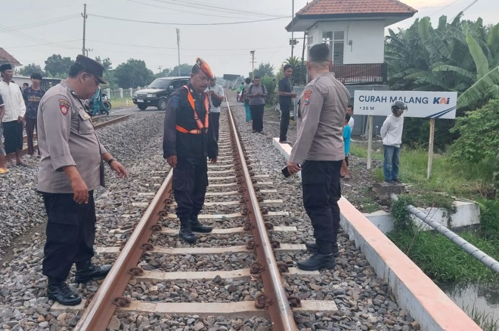Bocah TK Tewas Tersambar Kereta Api Dhoho di Jombang