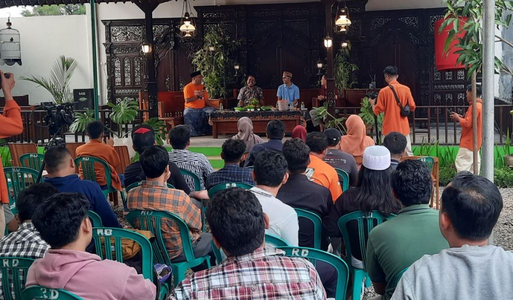 Mengenang Bulan Gus Dur, Literasi Apacapa Situbondo Gelar Diskusi