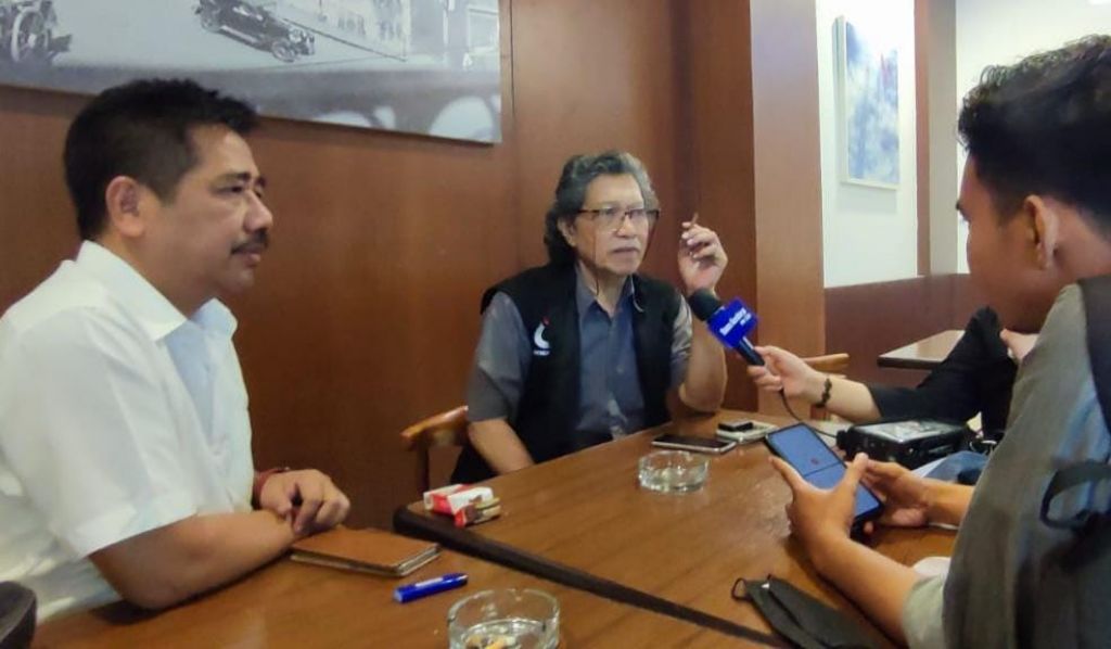 Kondisi Cak Nun Dikabarkan Terus Membaik