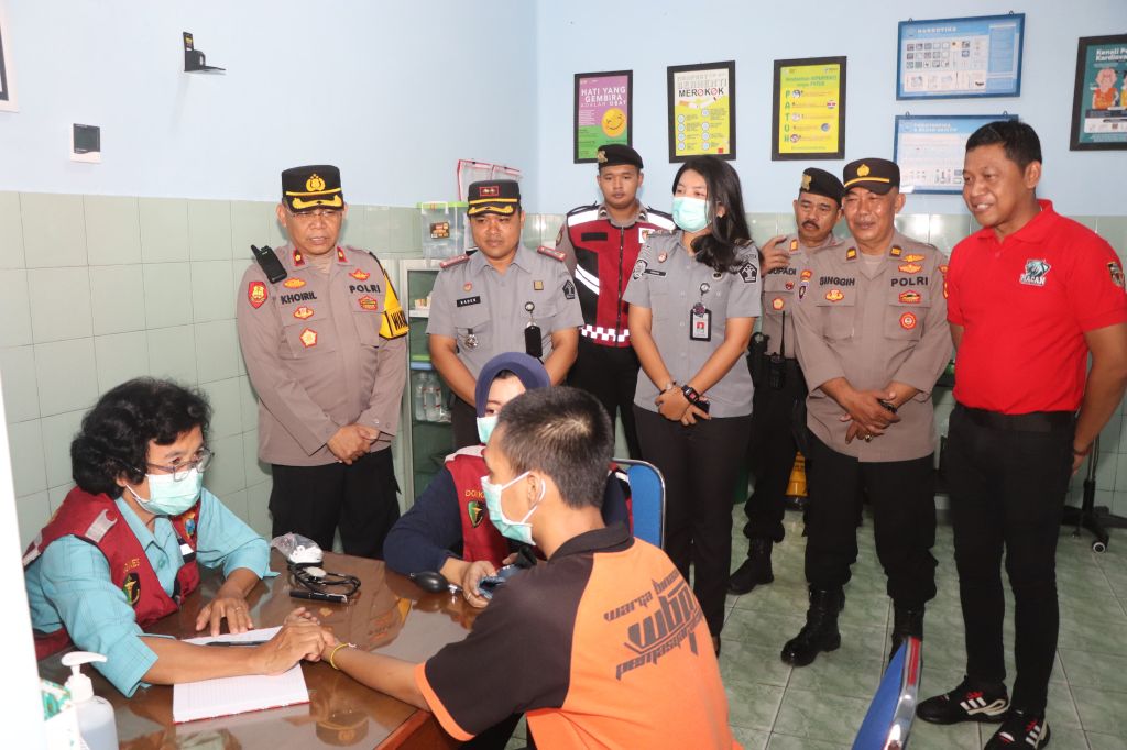 Polres Trenggalek Periksa Kesehatan Tahanan Titipan di Rutan