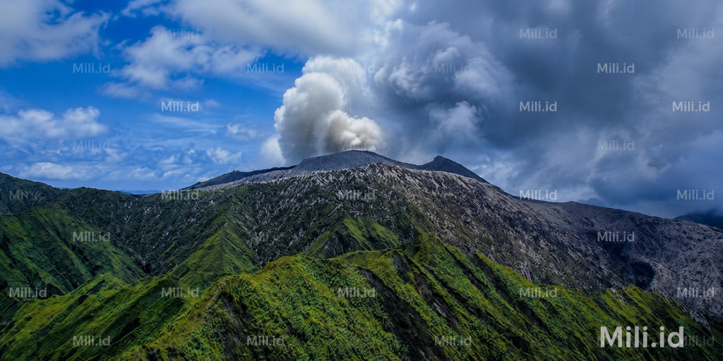 Tragedi di Lereng Dukono: Letusan Gunung di Halmahera Tewaskan Dua WNA dan Satu Pendaki Lokal