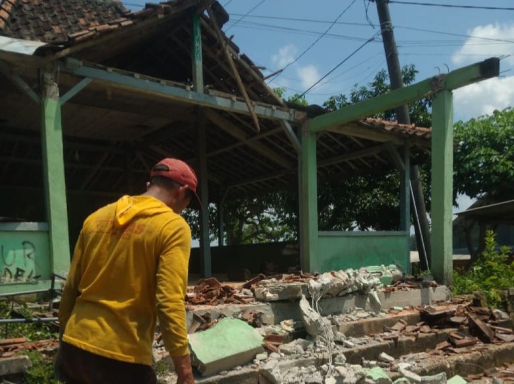 Gempa Tuban Robohkan Balai Desa Hingga Sebabkan Rusak Masjid