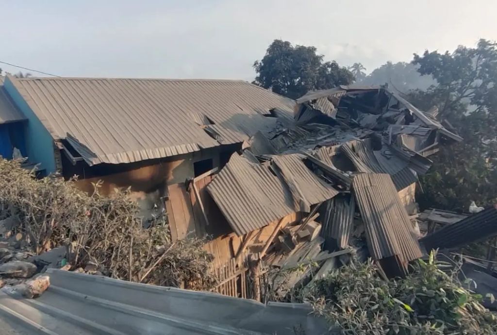6 Orang Dilaporkan Tewas Akibat Letusan Gunung Lewotobi Laki-laki di NTT