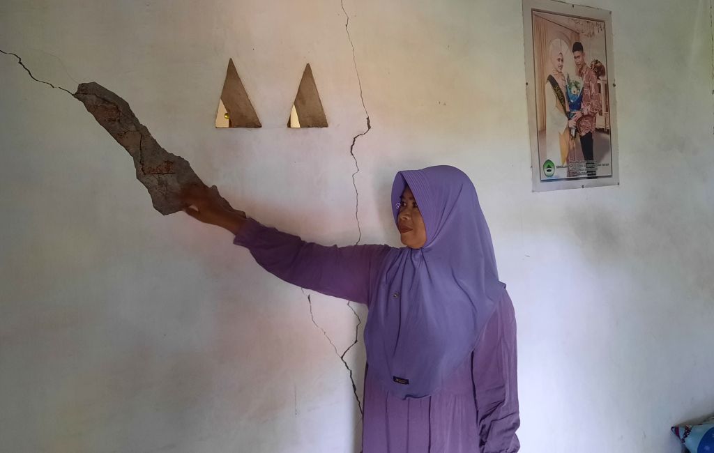 Dinding Rumah Warga di Situbondo Retak-retak, Diduga Terdampak Proyek Tol Probowangi