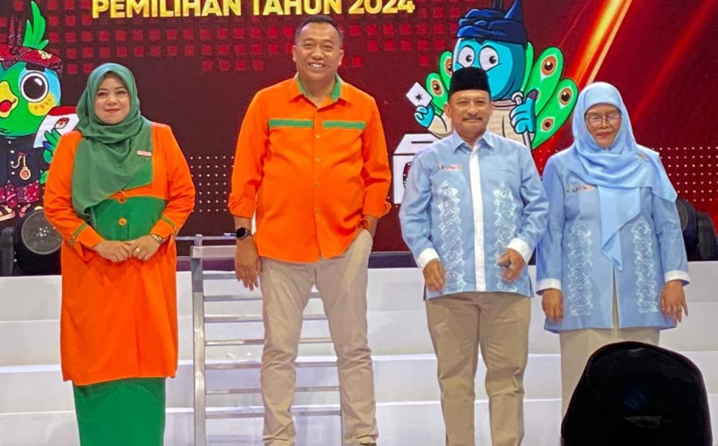 Debat Perdana Cabup Situbondo, Rio-Ulfi Lebih Realistis, Karunia Tak Kuasai Materi