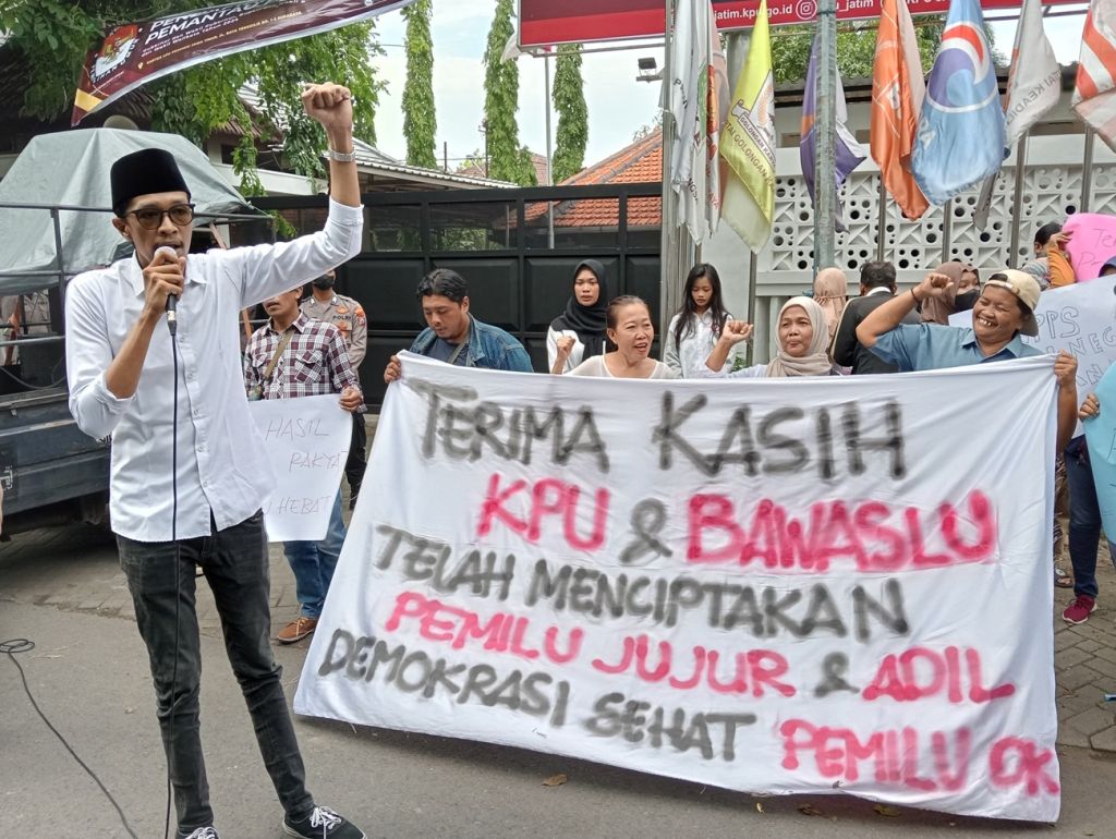 Ucapan Terima Kasih dari Masyarakat untuk KPU dan Bawaslu Jatim