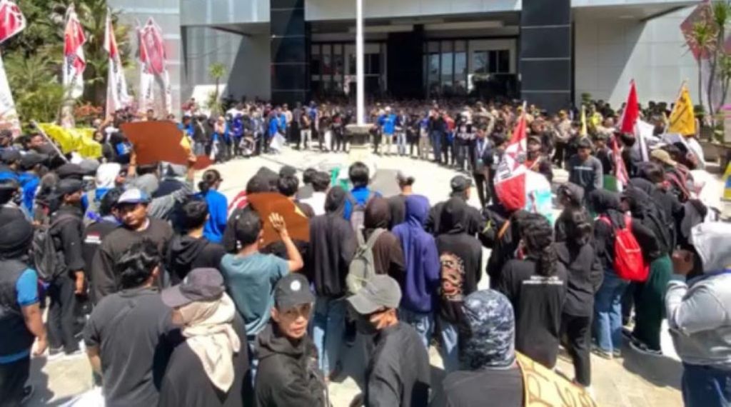 Aliansi Mahasiswa Pasuruan Tolak Revisi UU Pilkada