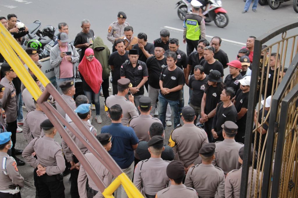 Polres Jember Didemo Pertanyakan Netralitas Polri dalam Pemilu