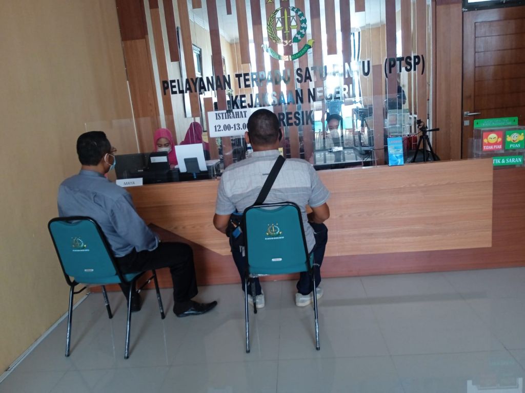 Sejumlah Warga Desa Sukoanyar Laporkan Dugaan Korupsi Bansos ke Kejari